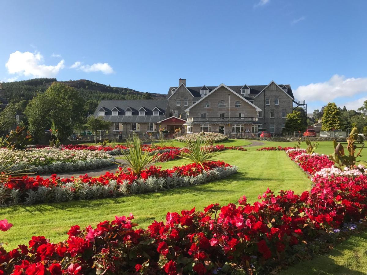 Duke Of Gordon Hotel Kingussie Exterior photo